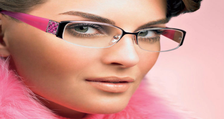 كيف تنسقين ماكياج العيون مع النظارة الطبية؟