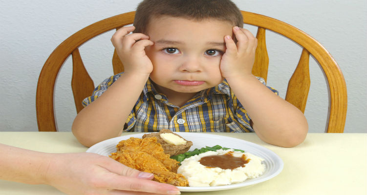 كيف تجعلى طفلك يرغب فى تناول الطعام؟