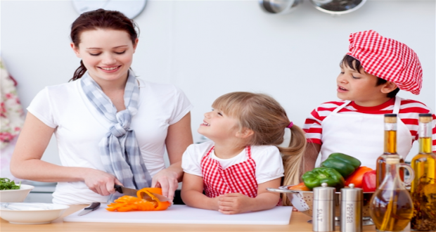 Mom-cooking-with-kids