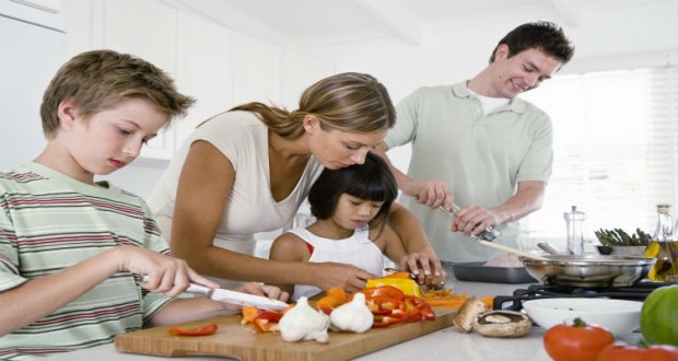 تعرفى على أهمية الطبخ فى المنزل و تأثيره على صحة طفلك