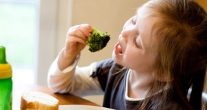 أطعمة تطور عقل الطفل و تنميه