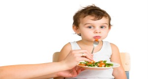 نصائح تساعدك على حماية طفلك من الإضطرابات الغذائية
