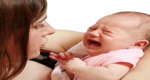 نصائح تساعدك على تهدئة طفلك عند البكاء