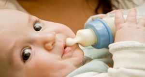 كيف تختارين الحليب المناسب لطفلك؟